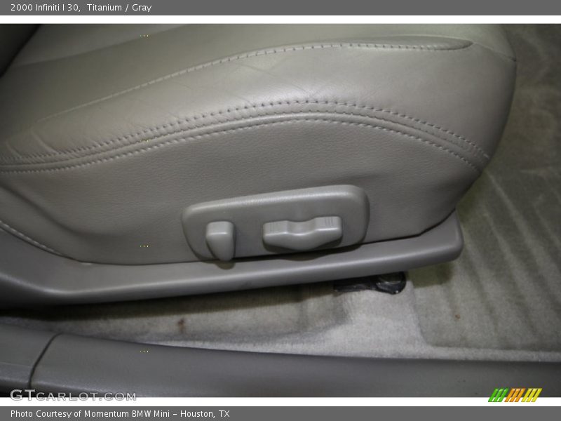Titanium / Gray 2000 Infiniti I 30