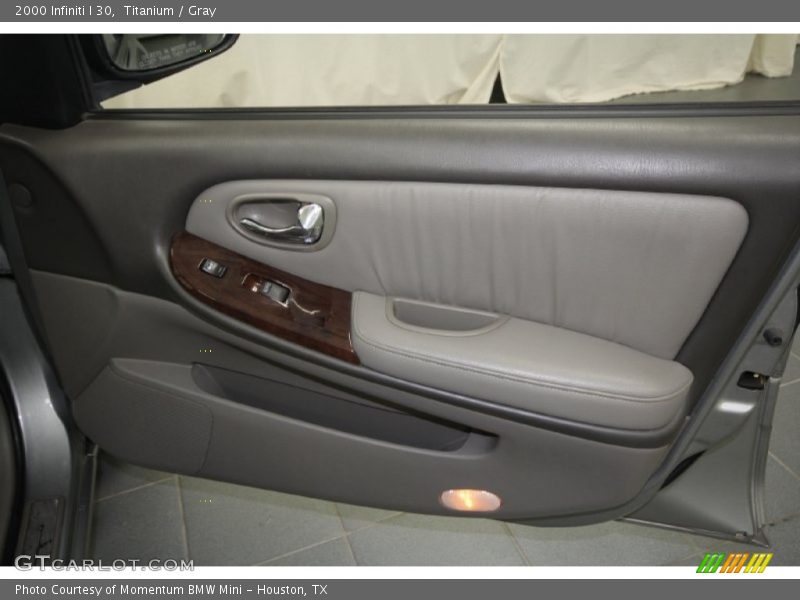 Titanium / Gray 2000 Infiniti I 30