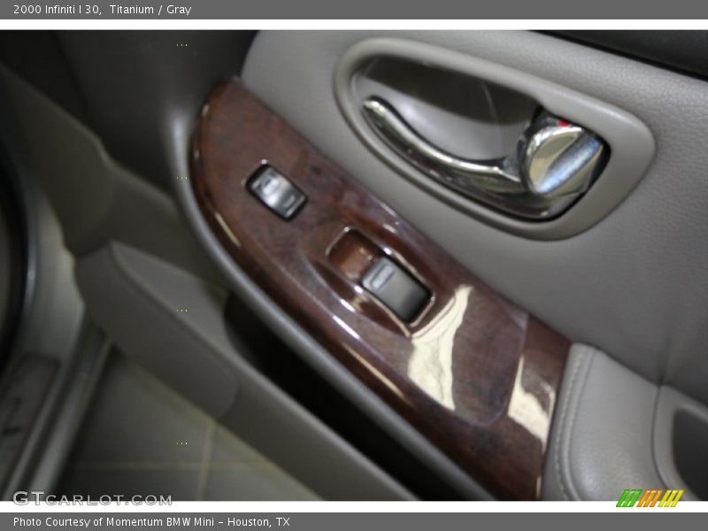 Titanium / Gray 2000 Infiniti I 30
