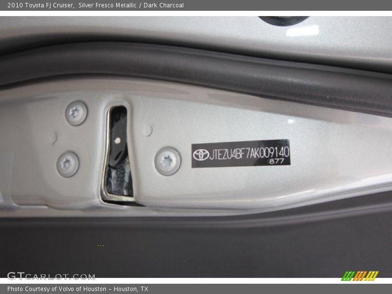 Silver Fresco Metallic / Dark Charcoal 2010 Toyota FJ Cruiser