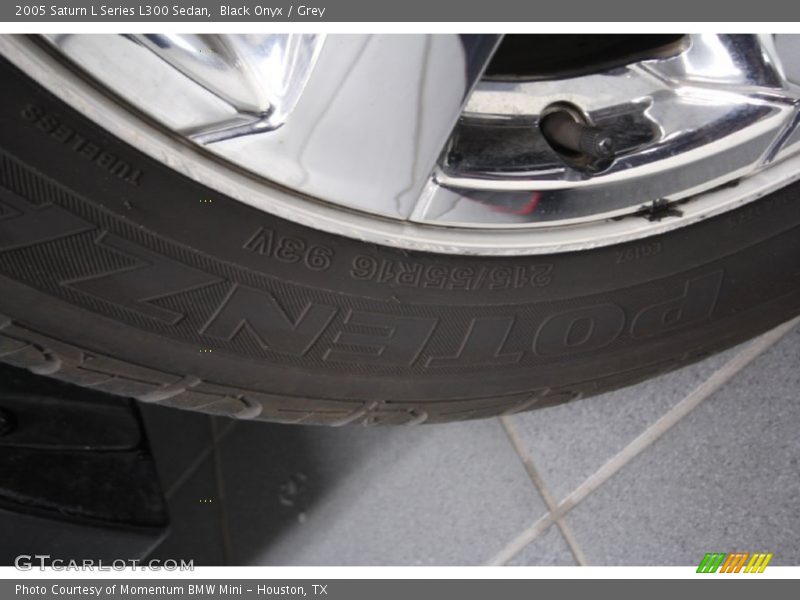 Black Onyx / Grey 2005 Saturn L Series L300 Sedan