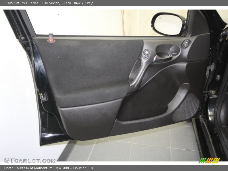 Black Onyx / Grey 2005 Saturn L Series L300 Sedan