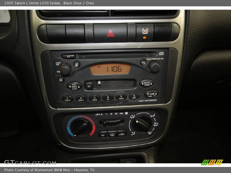 Black Onyx / Grey 2005 Saturn L Series L300 Sedan