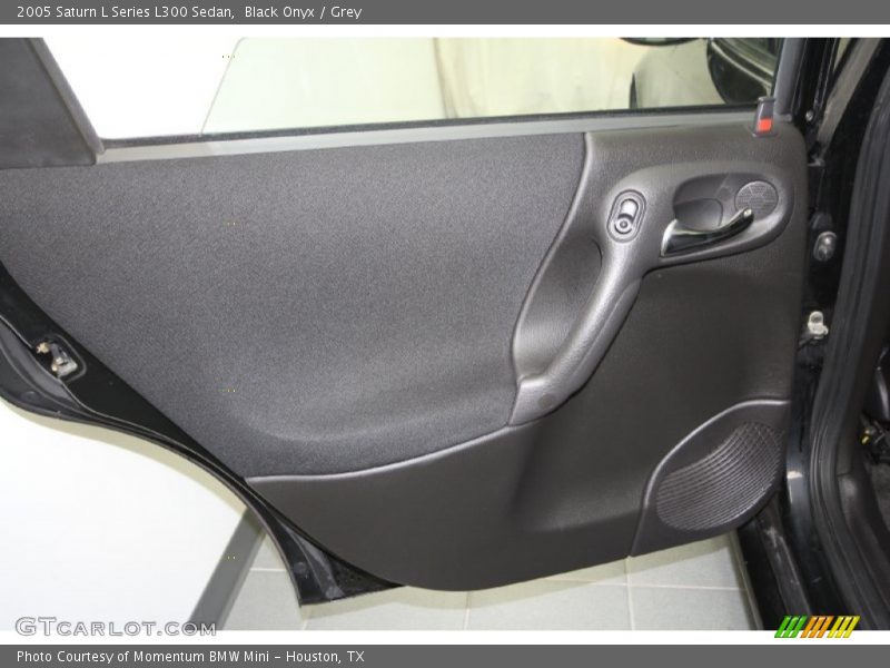 Black Onyx / Grey 2005 Saturn L Series L300 Sedan