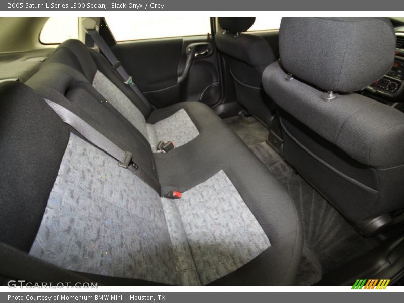 Black Onyx / Grey 2005 Saturn L Series L300 Sedan