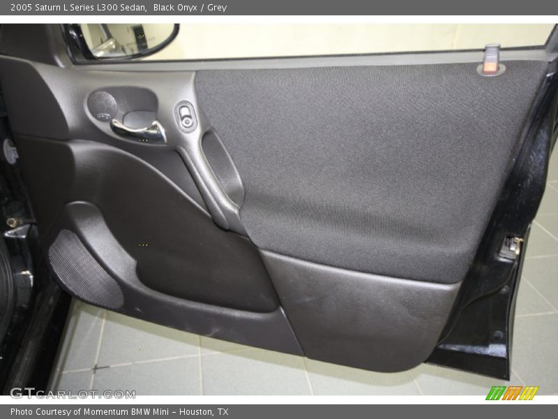 Black Onyx / Grey 2005 Saturn L Series L300 Sedan
