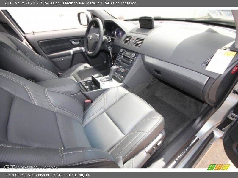 Dashboard of 2013 XC90 3.2 R-Design