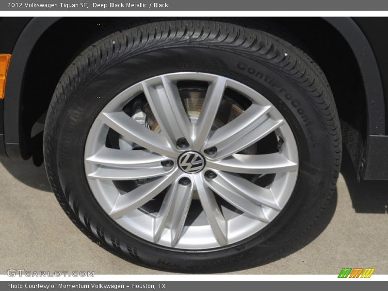 Deep Black Metallic / Black 2012 Volkswagen Tiguan SE