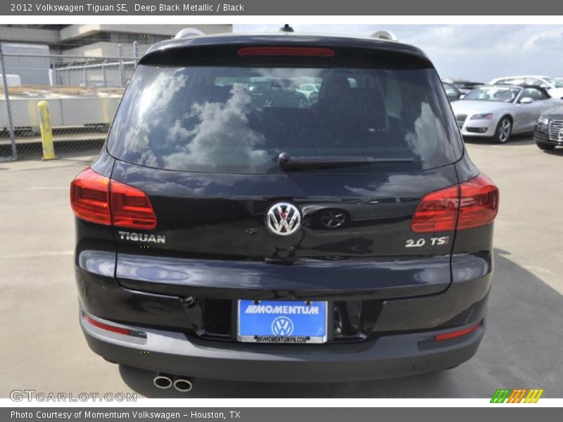 Deep Black Metallic / Black 2012 Volkswagen Tiguan SE