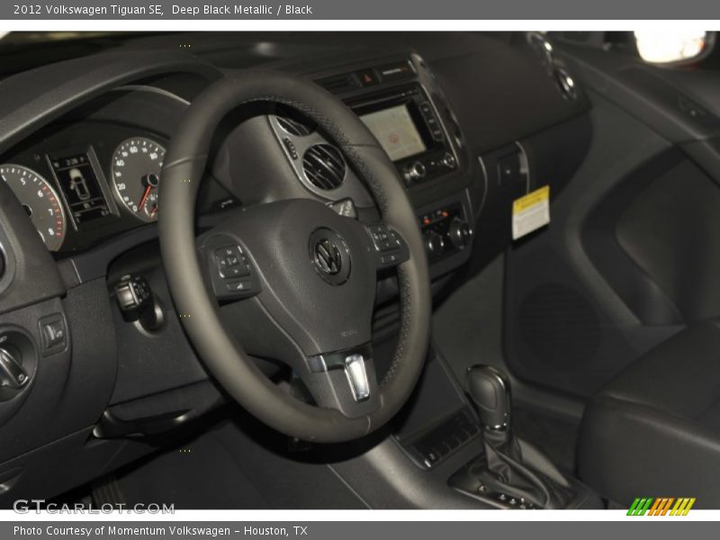 Deep Black Metallic / Black 2012 Volkswagen Tiguan SE