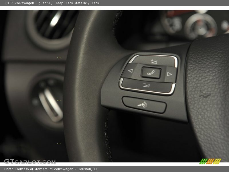Deep Black Metallic / Black 2012 Volkswagen Tiguan SE