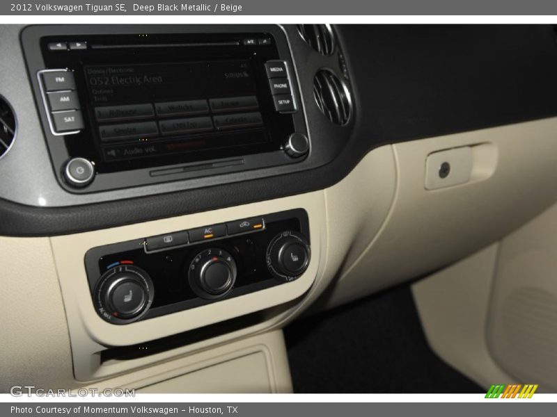 Deep Black Metallic / Beige 2012 Volkswagen Tiguan SE