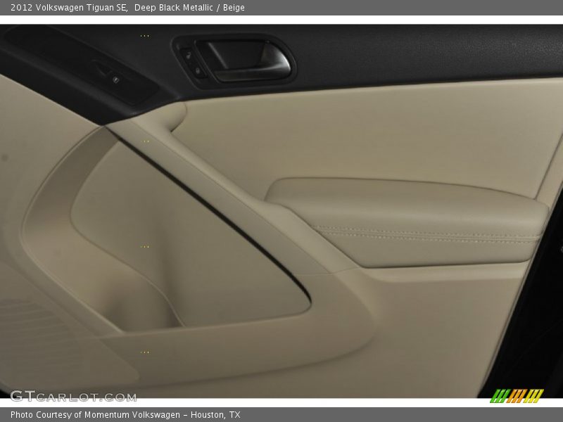 Deep Black Metallic / Beige 2012 Volkswagen Tiguan SE