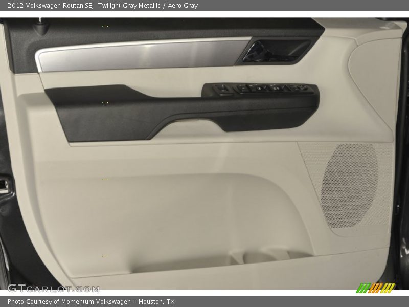 Twilight Gray Metallic / Aero Gray 2012 Volkswagen Routan SE