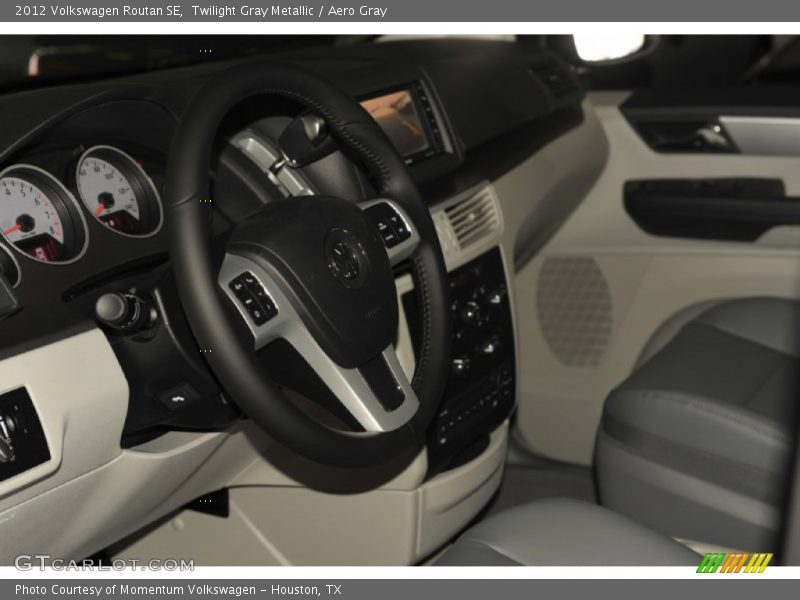 Twilight Gray Metallic / Aero Gray 2012 Volkswagen Routan SE