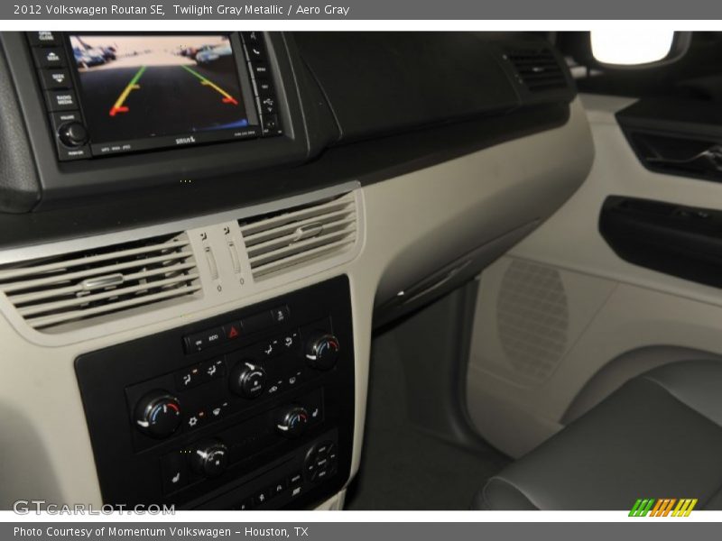 Twilight Gray Metallic / Aero Gray 2012 Volkswagen Routan SE