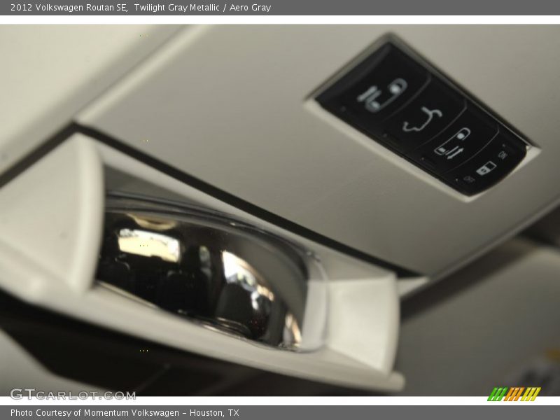 Twilight Gray Metallic / Aero Gray 2012 Volkswagen Routan SE