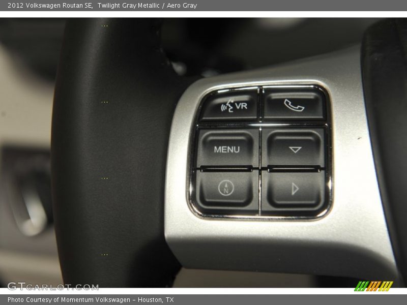 Twilight Gray Metallic / Aero Gray 2012 Volkswagen Routan SE