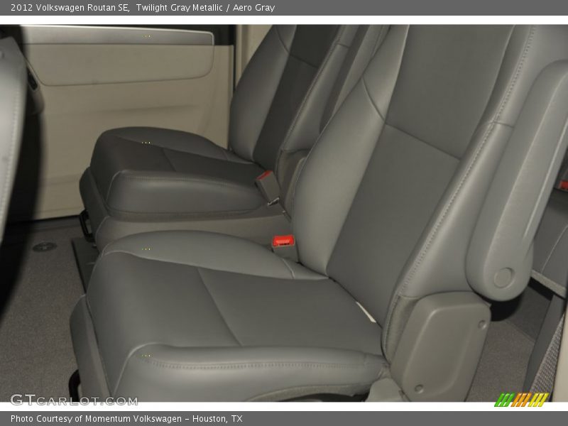 Twilight Gray Metallic / Aero Gray 2012 Volkswagen Routan SE