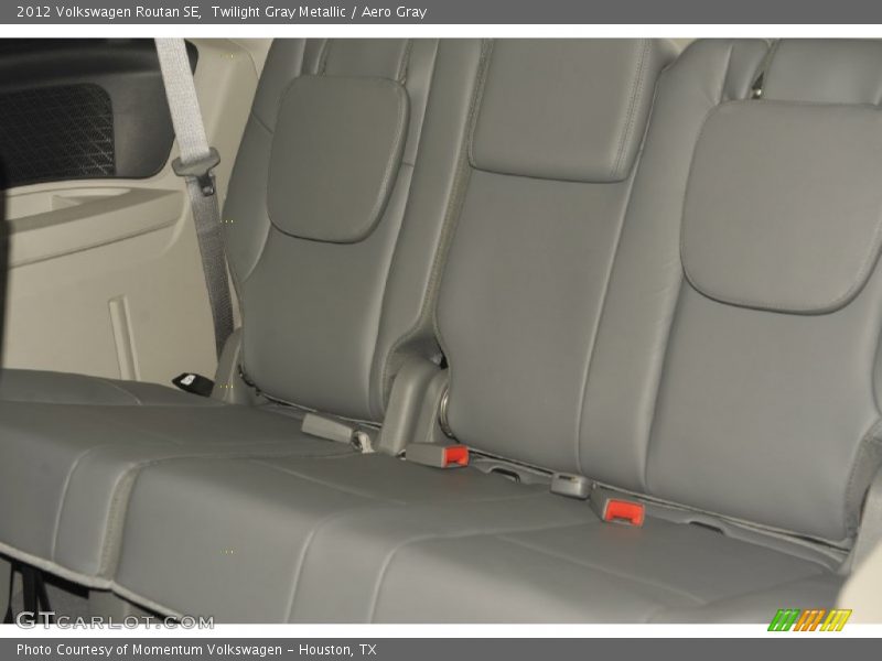 Twilight Gray Metallic / Aero Gray 2012 Volkswagen Routan SE