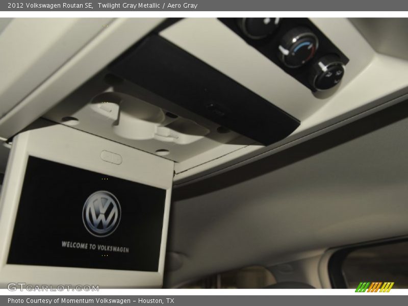 Twilight Gray Metallic / Aero Gray 2012 Volkswagen Routan SE
