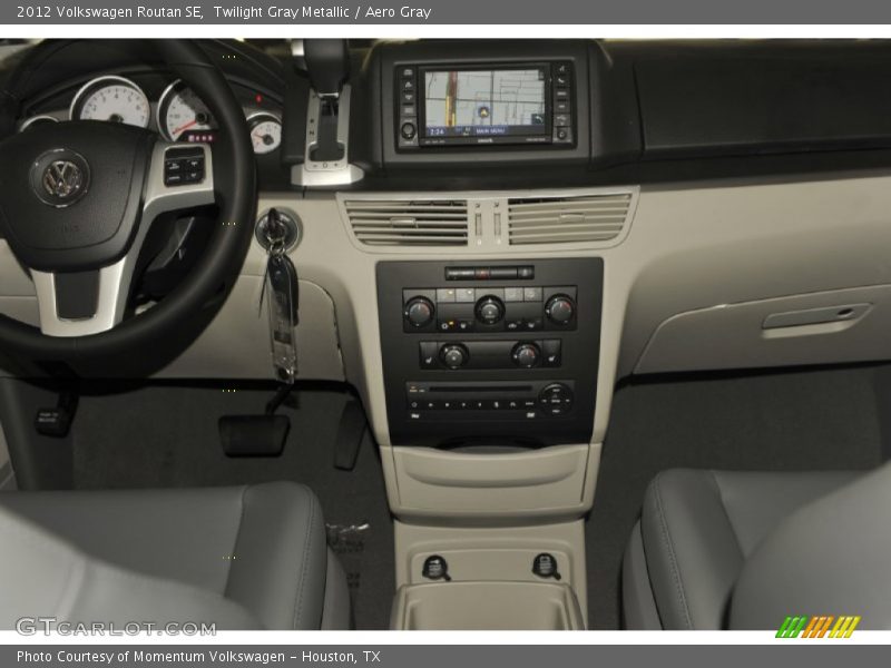 Twilight Gray Metallic / Aero Gray 2012 Volkswagen Routan SE