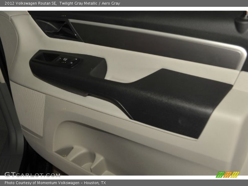 Twilight Gray Metallic / Aero Gray 2012 Volkswagen Routan SE