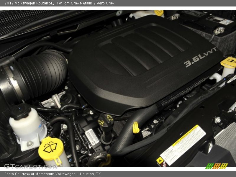 Twilight Gray Metallic / Aero Gray 2012 Volkswagen Routan SE