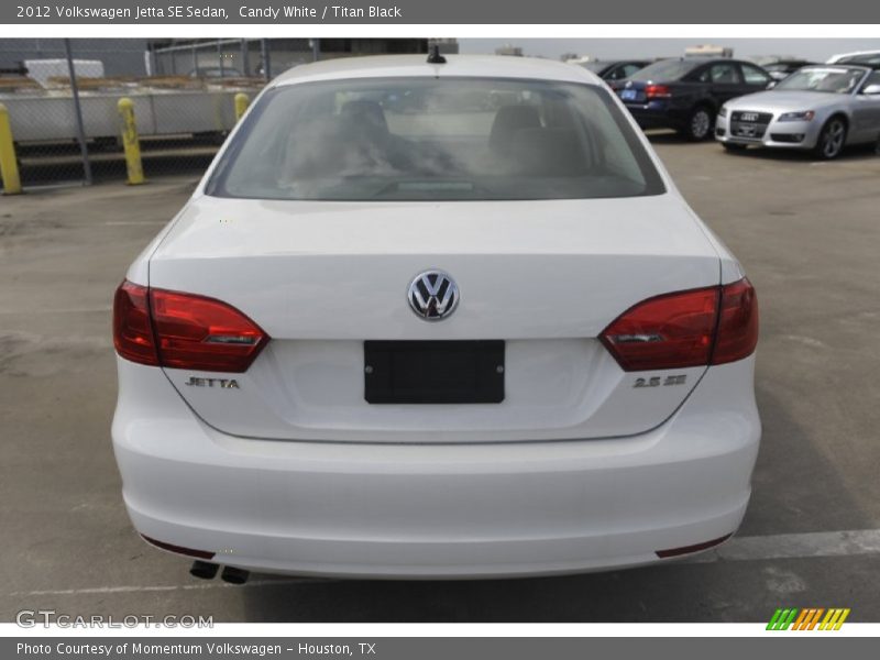 Candy White / Titan Black 2012 Volkswagen Jetta SE Sedan