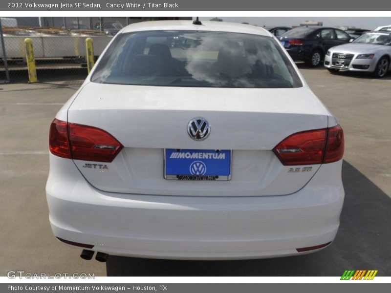 Candy White / Titan Black 2012 Volkswagen Jetta SE Sedan