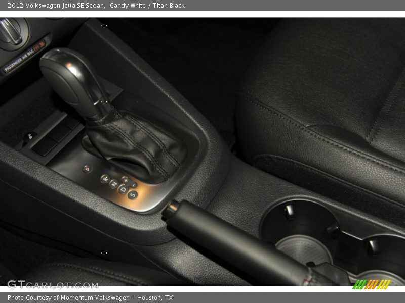 Candy White / Titan Black 2012 Volkswagen Jetta SE Sedan