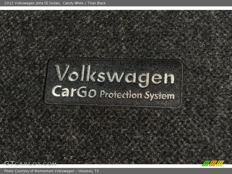 Candy White / Titan Black 2012 Volkswagen Jetta SE Sedan