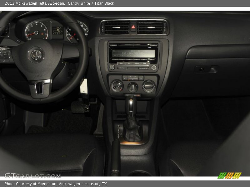 Candy White / Titan Black 2012 Volkswagen Jetta SE Sedan