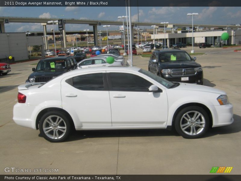 Bright White / Black/Red 2011 Dodge Avenger Mainstreet