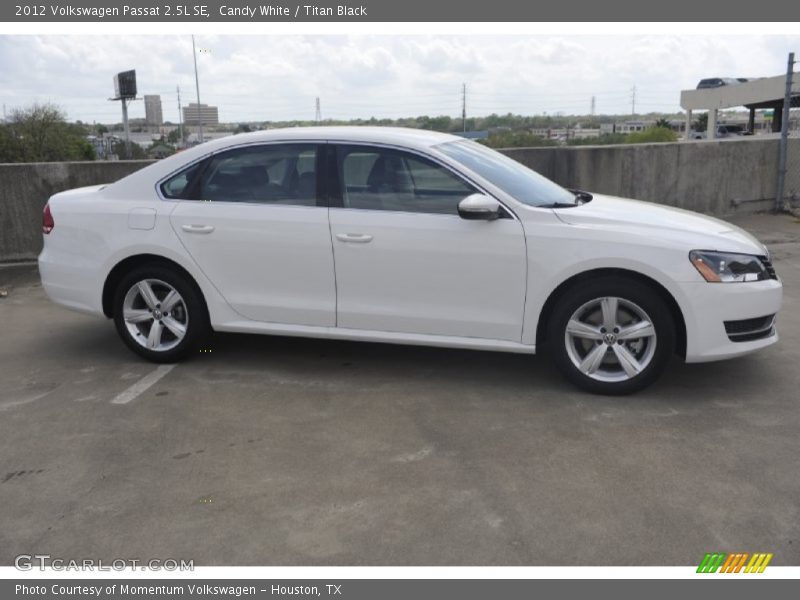 Candy White / Titan Black 2012 Volkswagen Passat 2.5L SE