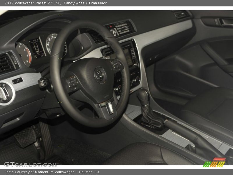 Candy White / Titan Black 2012 Volkswagen Passat 2.5L SE