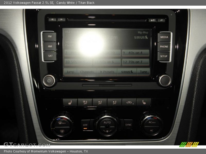 Candy White / Titan Black 2012 Volkswagen Passat 2.5L SE