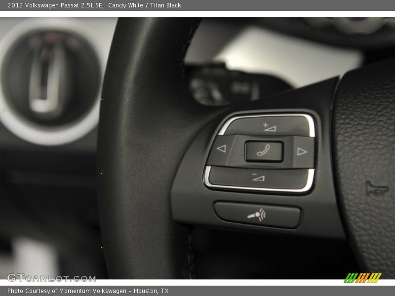 Candy White / Titan Black 2012 Volkswagen Passat 2.5L SE