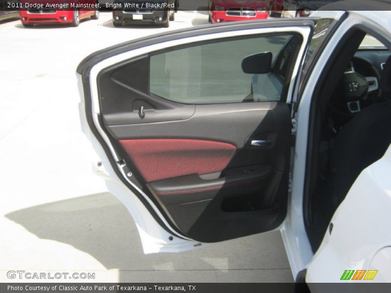 Bright White / Black/Red 2011 Dodge Avenger Mainstreet