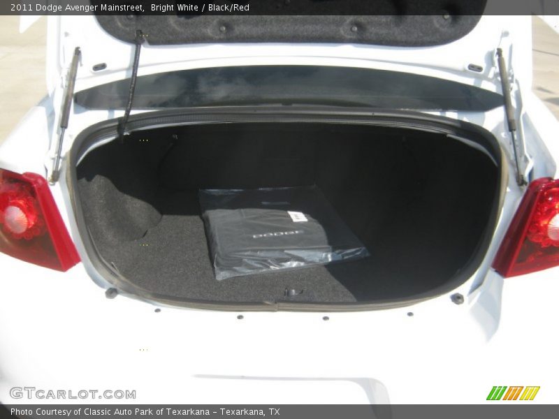Bright White / Black/Red 2011 Dodge Avenger Mainstreet