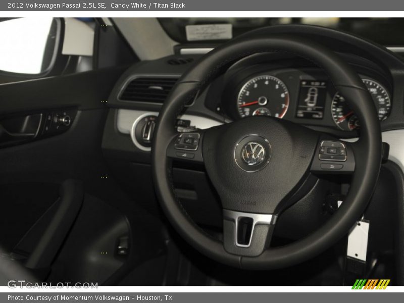 Candy White / Titan Black 2012 Volkswagen Passat 2.5L SE