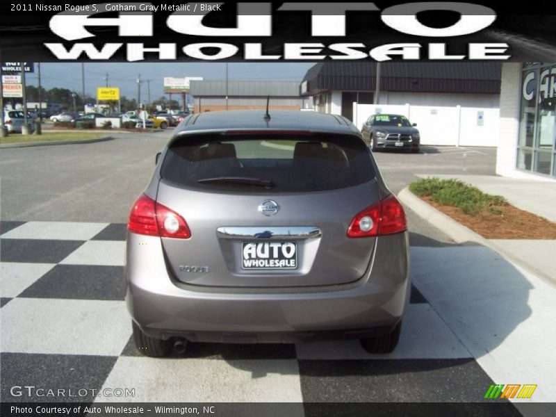 Gotham Gray Metallic / Black 2011 Nissan Rogue S