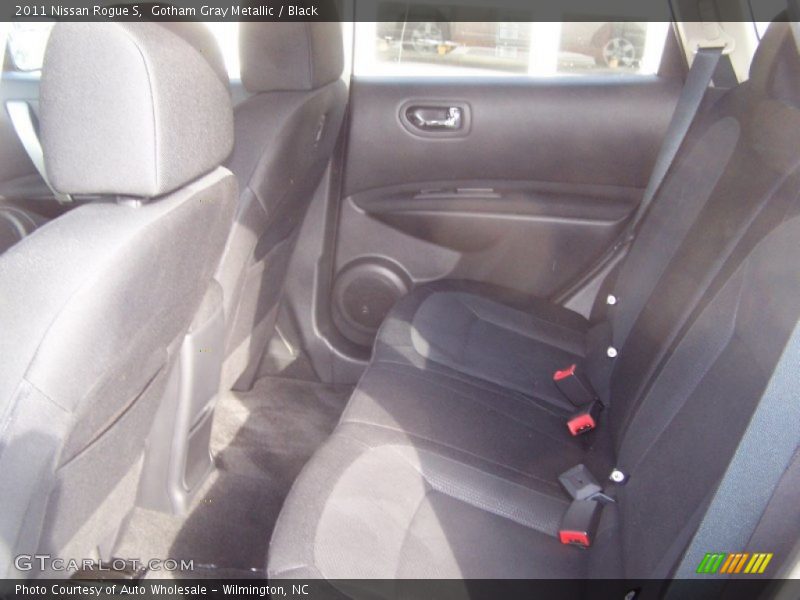 Gotham Gray Metallic / Black 2011 Nissan Rogue S