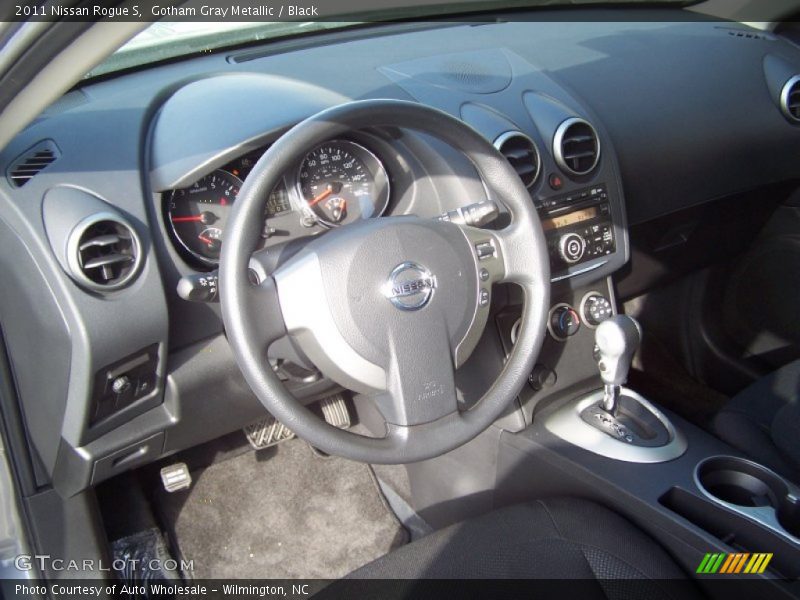 Gotham Gray Metallic / Black 2011 Nissan Rogue S