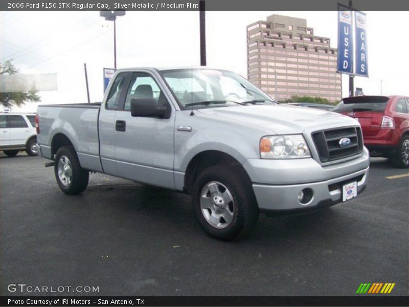 Front 3/4 View of 2006 F150 STX Regular Cab