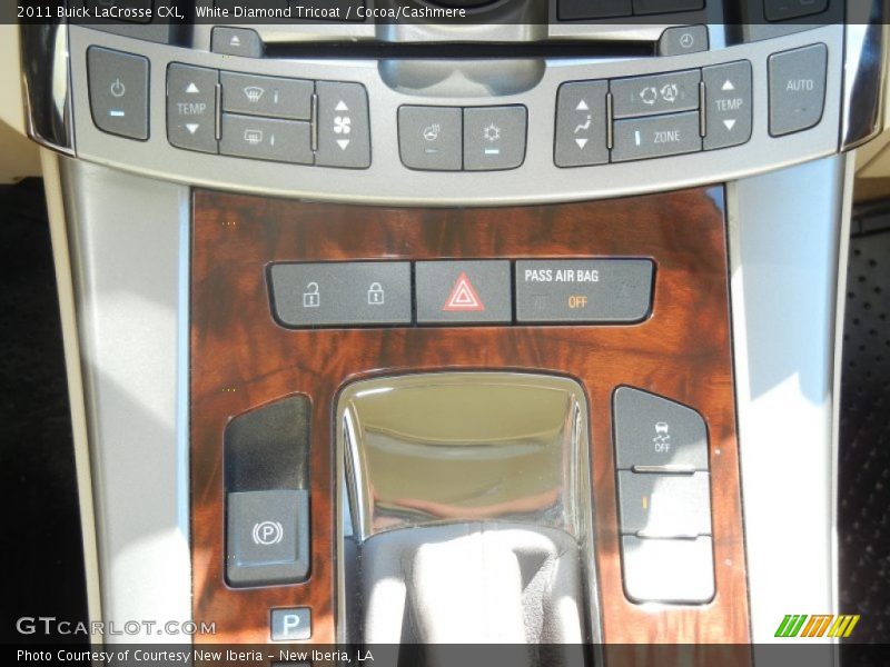 White Diamond Tricoat / Cocoa/Cashmere 2011 Buick LaCrosse CXL