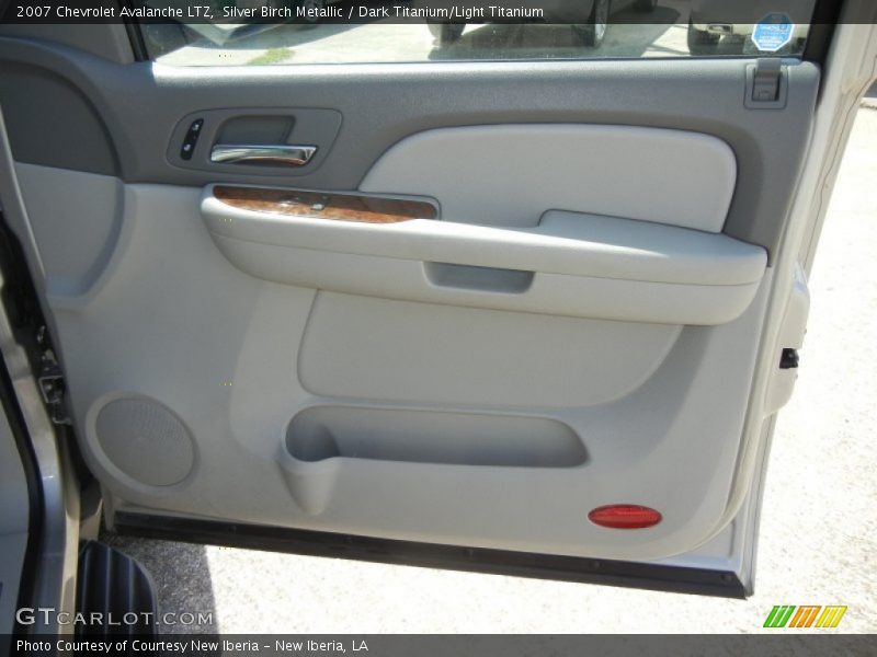 Silver Birch Metallic / Dark Titanium/Light Titanium 2007 Chevrolet Avalanche LTZ