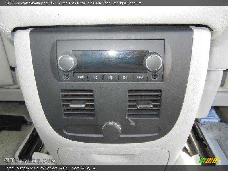 Silver Birch Metallic / Dark Titanium/Light Titanium 2007 Chevrolet Avalanche LTZ