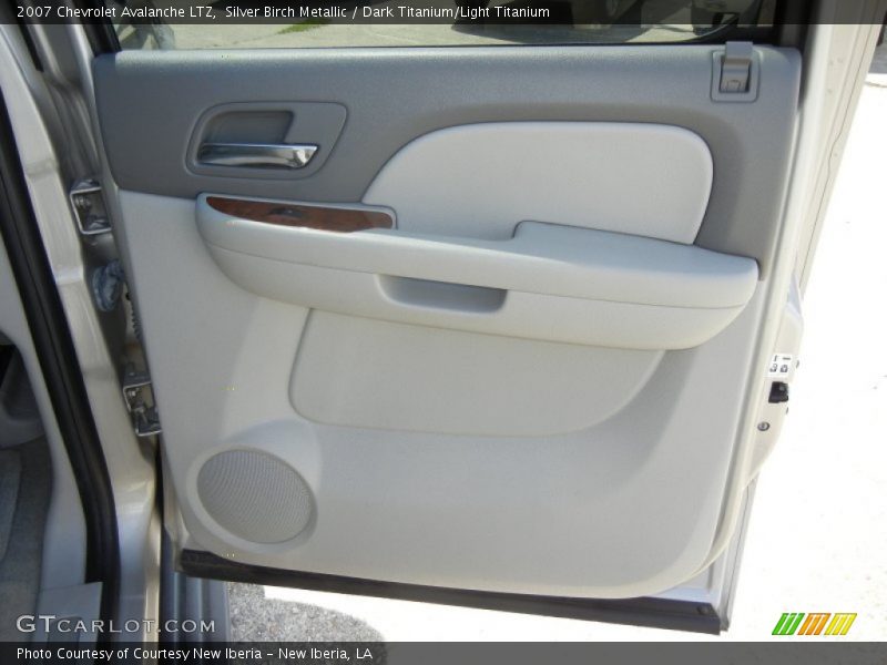 Silver Birch Metallic / Dark Titanium/Light Titanium 2007 Chevrolet Avalanche LTZ