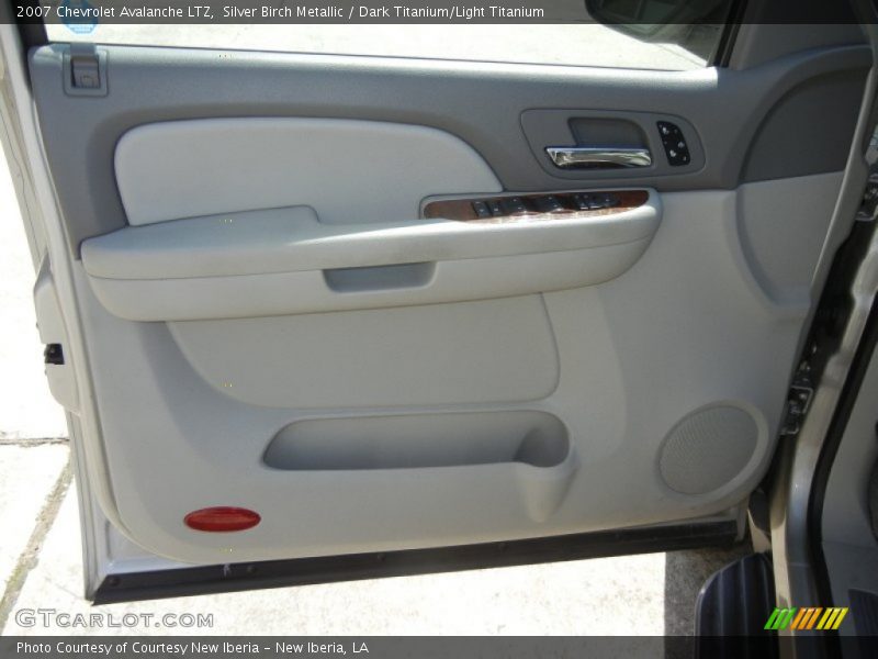 Silver Birch Metallic / Dark Titanium/Light Titanium 2007 Chevrolet Avalanche LTZ